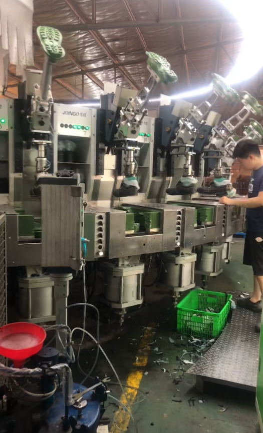 Ultimi blog aziendali su Presentazione di una macchina per la produzione di scarpe da lavoro