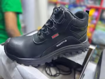 Scarpe di sicurezza elettriche Scarpe da lavoro con punta di plastica anti-sparatura, suola di gomma e pelle in microfibra per una protezione definitiva